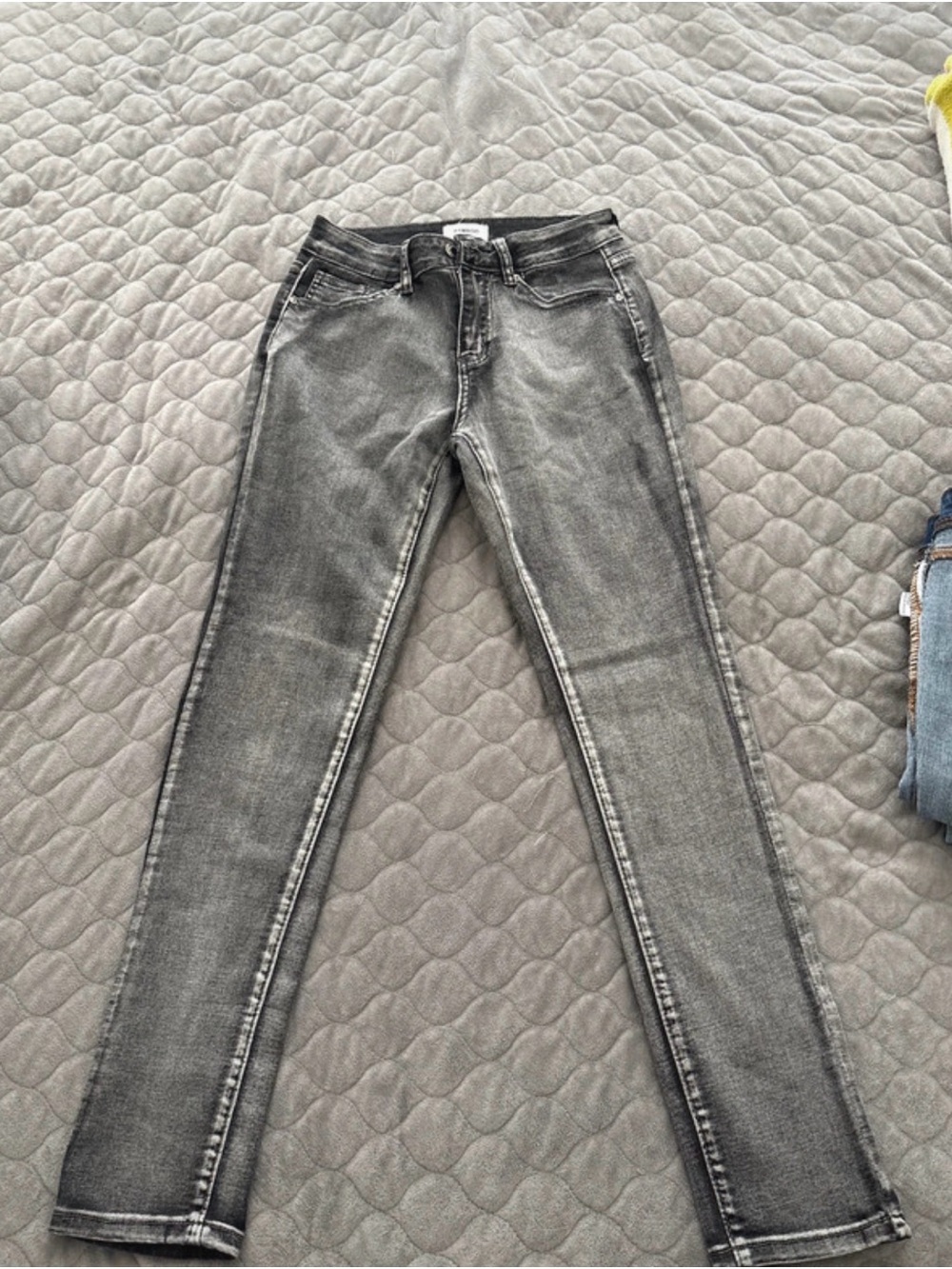 BAMBOO Women's Washed Gray Skinny Jeans
